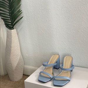 Light/ baby BLUE heeled shoe